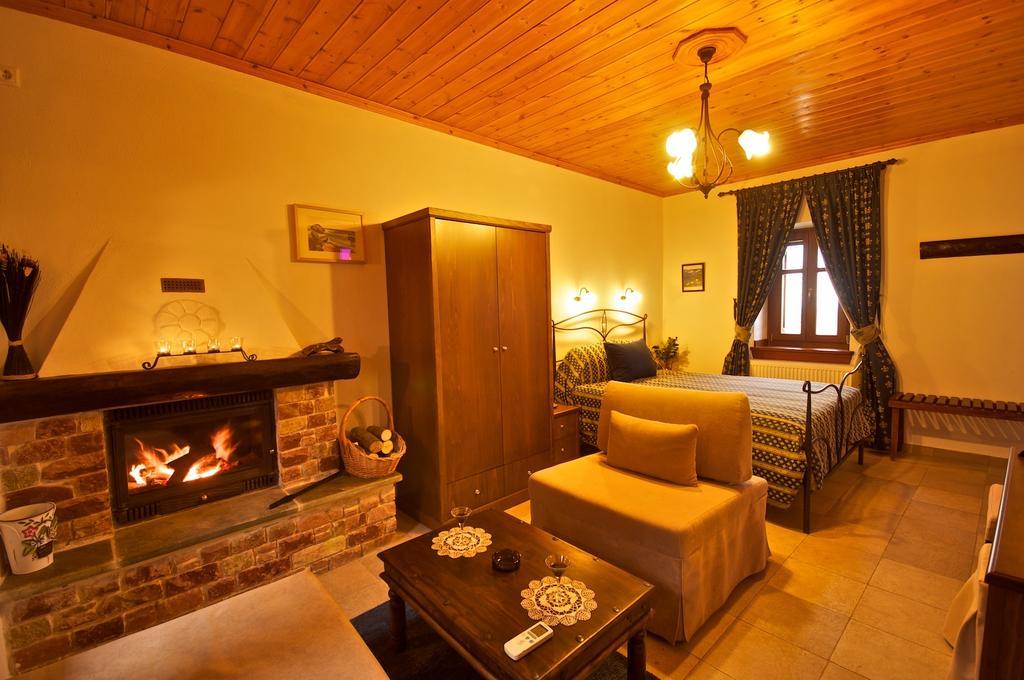 Archontiko Papoutsi Apartman Mourésion Szoba fotó